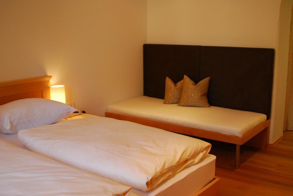 Hotel Dolomiten Klobenstein Zimmer foto